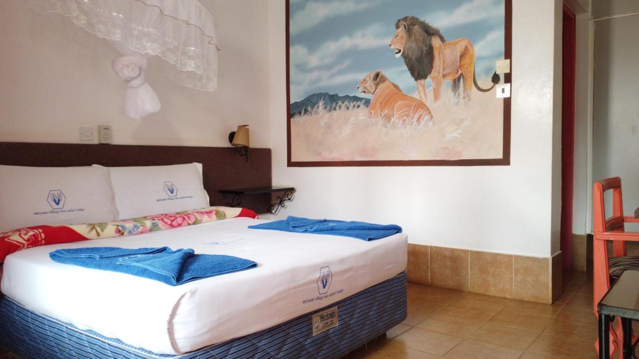 Miryams Village Inn Safari Lodge Sultan Hamud 外观 照片