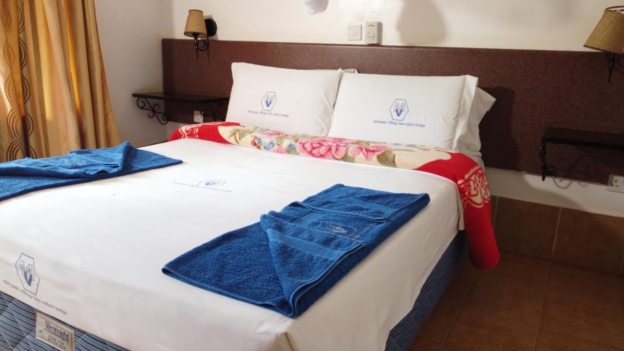 Miryams Village Inn Safari Lodge Sultan Hamud 外观 照片