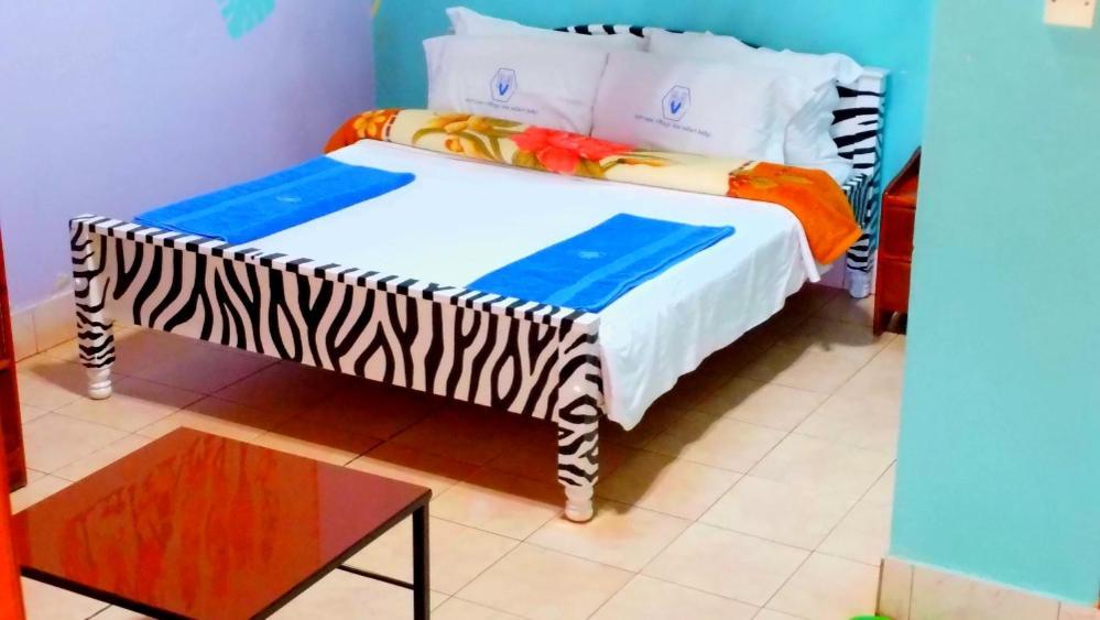 Miryams Village Inn Safari Lodge Sultan Hamud 外观 照片
