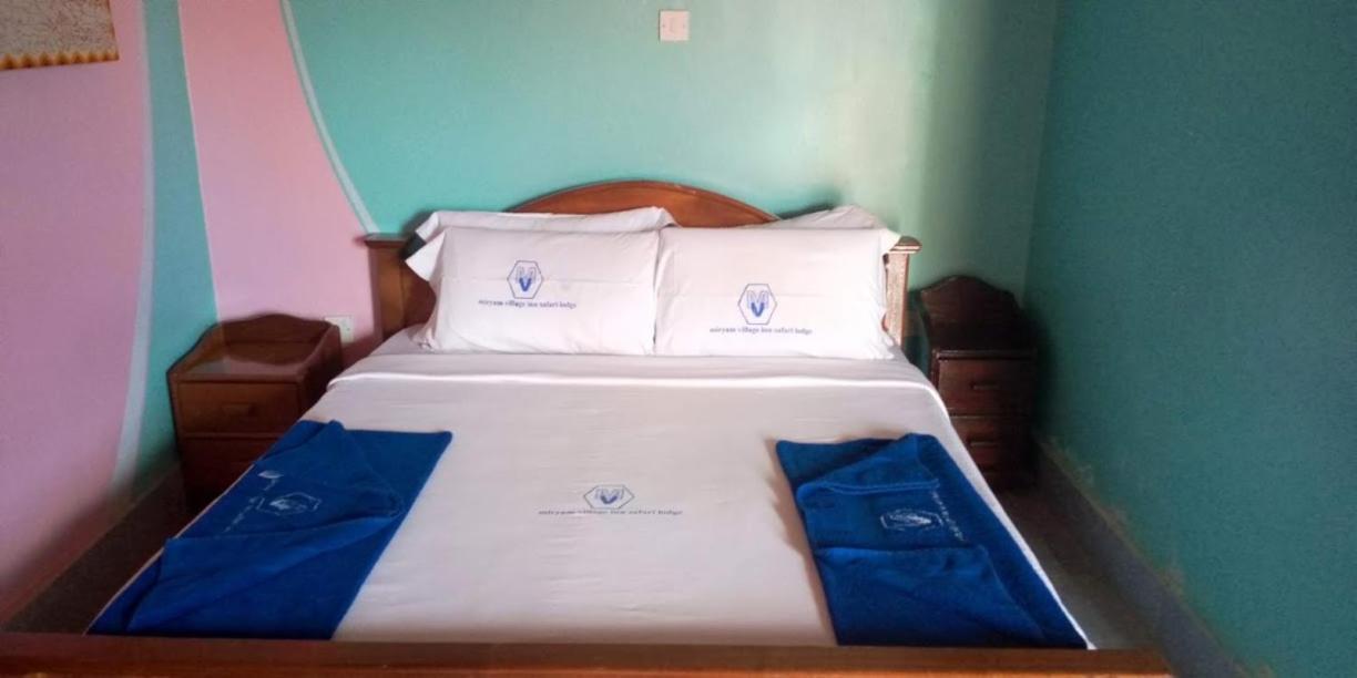 Miryams Village Inn Safari Lodge Sultan Hamud 外观 照片