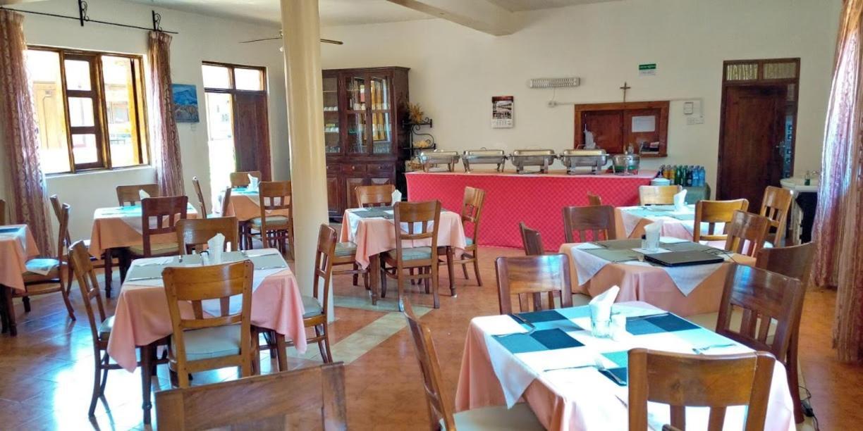Miryams Village Inn Safari Lodge Sultan Hamud 外观 照片