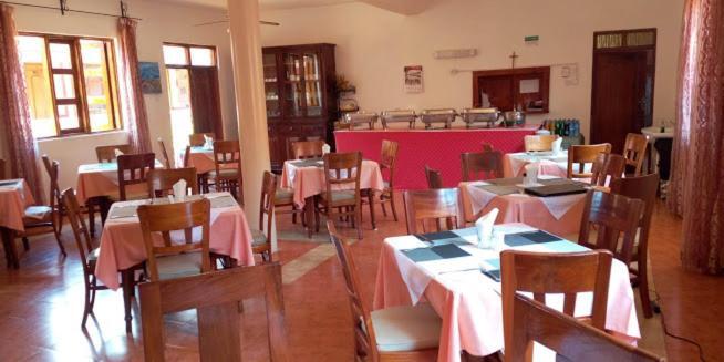 Miryams Village Inn Safari Lodge Sultan Hamud 外观 照片